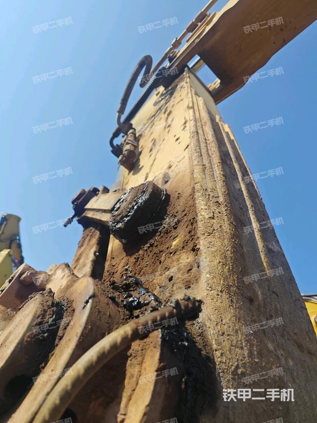 小臂整體左后(工作和回轉(zhuǎn)裝置) 小臂整體左后(工作和回轉(zhuǎn)裝置)