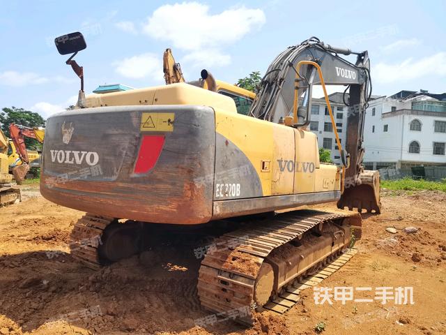 右后45(整機外觀) 右后45(整機外觀)