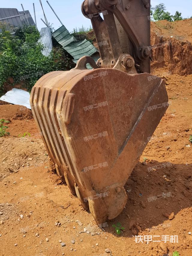 鏟斗45度(工作和回轉(zhuǎn)裝置) 鏟斗45度(工作和回轉(zhuǎn)裝置)