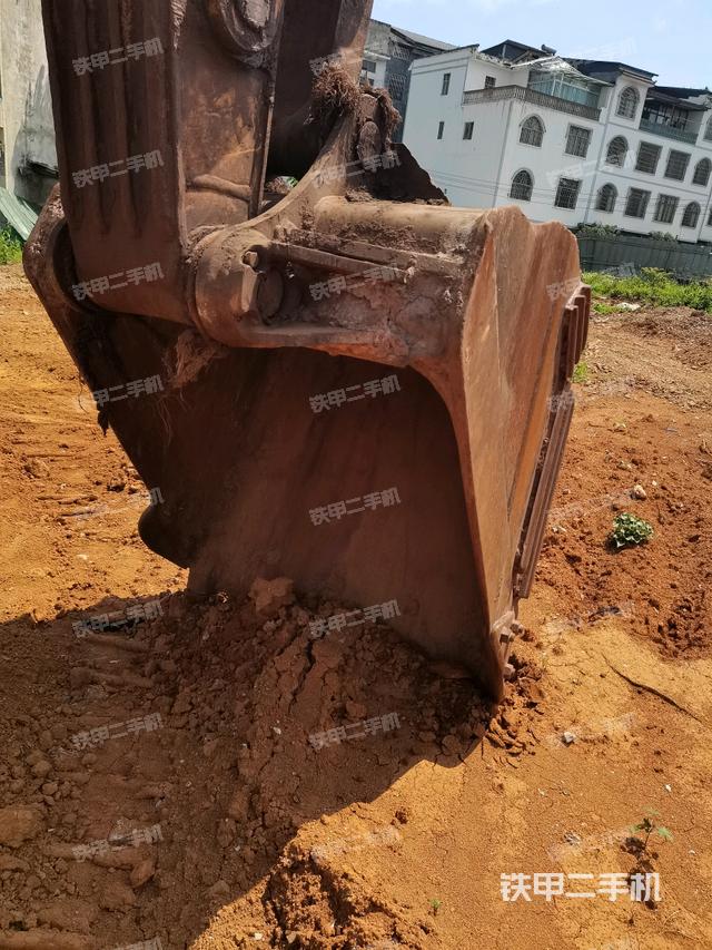 铲斗45度(工作和回转装置) 铲斗45度(工作和回转装置)