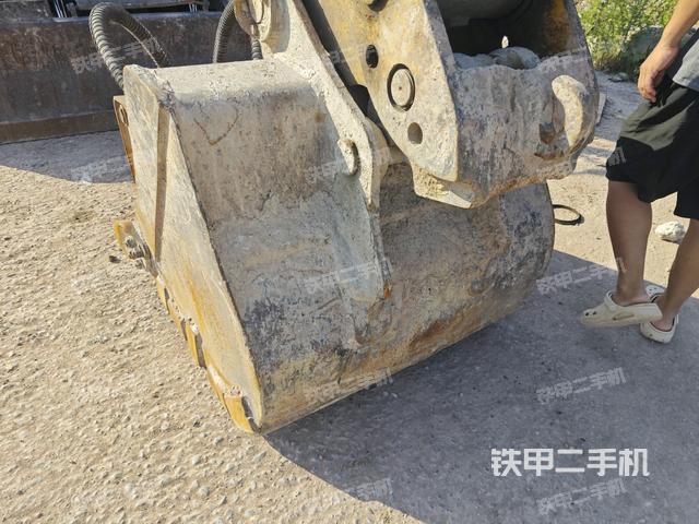 鏟斗45度(工作和回轉裝置) 鏟斗45度(工作和回轉裝置)