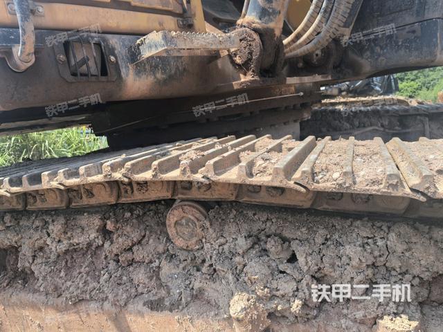 左导向轮(行走机构) 左导向轮(行走机构)