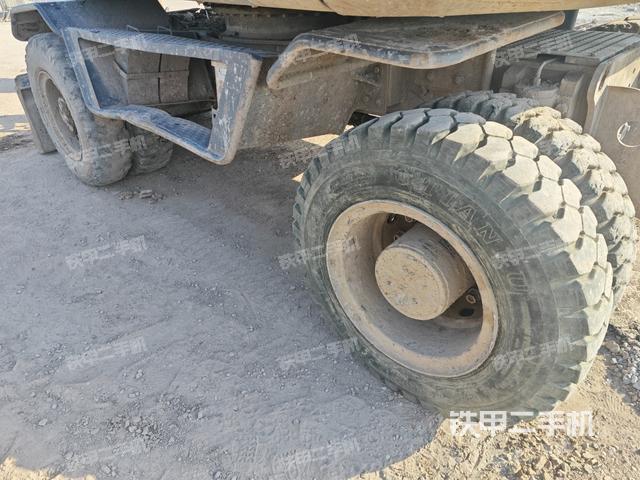 右側履帶整體(行走機構) 右側履帶整體(行走機構)