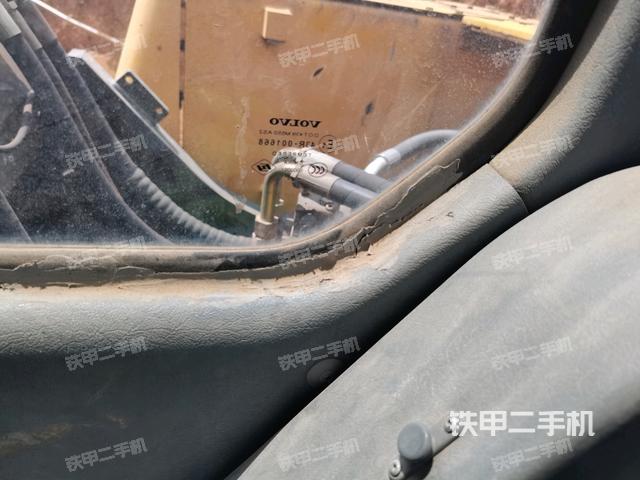 右側(cè)玻璃角標(biāo)(駕駛室部分) 右側(cè)玻璃角標(biāo)(駕駛室部分)