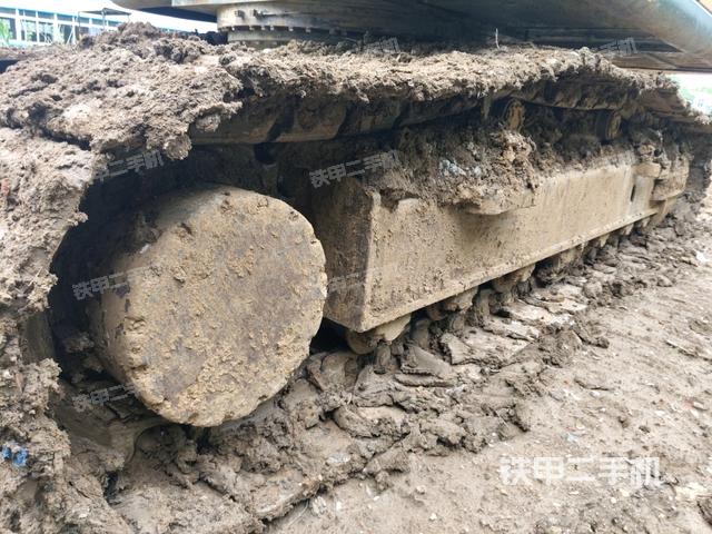 左侧履带整体 (行走机构) 左侧履带整体 (行走机构)