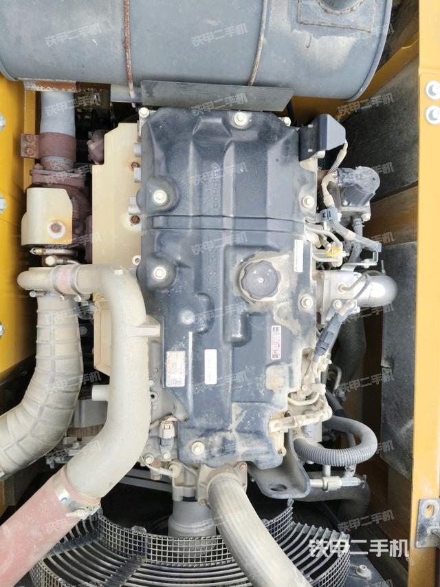 发动机室(上车部件) 发动机室(上车部件)