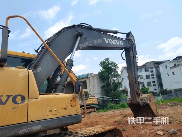 大臂整體?右側(cè)(工作和回轉(zhuǎn)裝置) 大臂整體?右側(cè)(工作和回轉(zhuǎn)裝置)