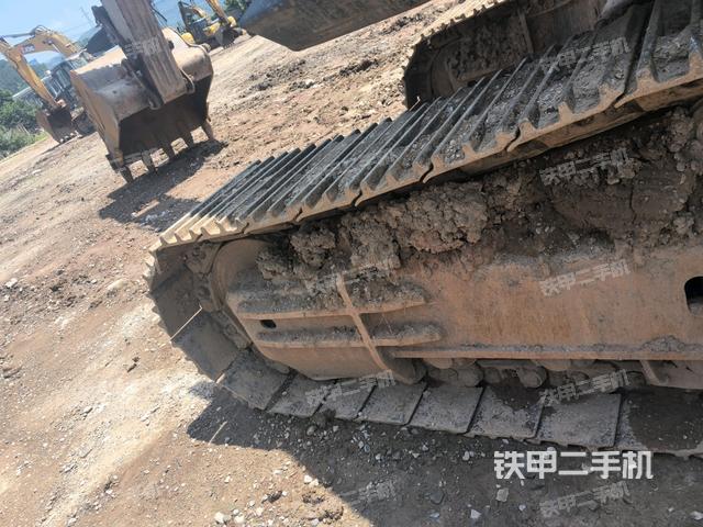 左侧履带整体 (行走机构) 左侧履带整体 (行走机构)