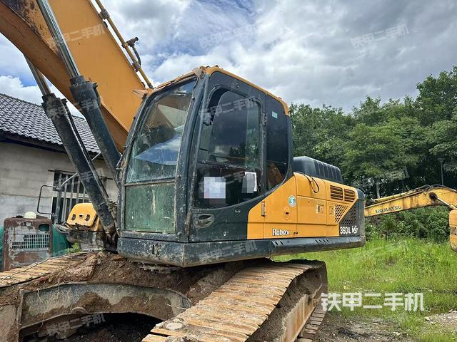 現(xiàn)代R350LVS挖掘機(jī)