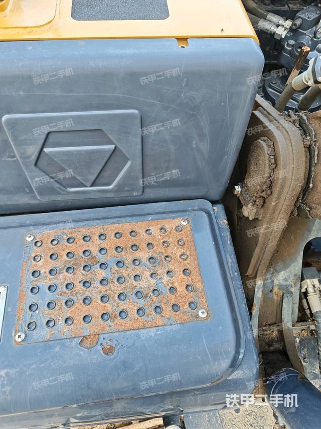 大臂背部俯视(工作和回转装置) 大臂背部俯视(工作和回转装置)