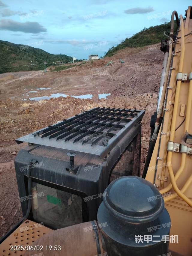 驾驶室顶部俯视(上车部件) 驾驶室顶部俯视(上车部件)