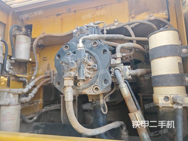 液壓泵斜45?右(大件艙室) 液壓泵斜45?右(大件艙室)