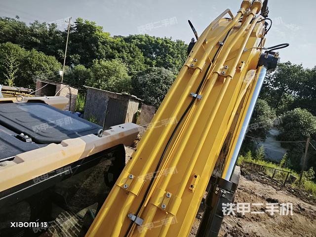 大臂背部俯视(工作和回转装置) 大臂背部俯视(工作和回转装置)