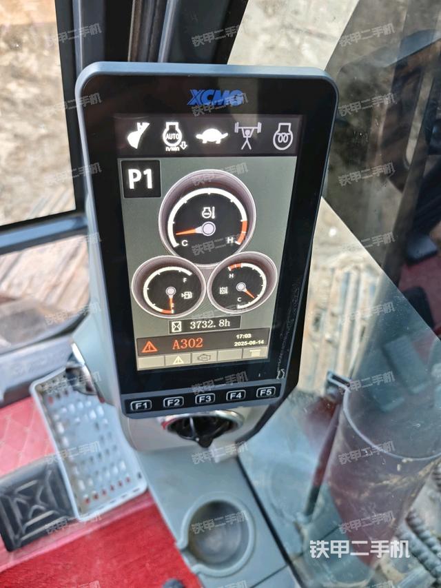 显示屏 (驾驶室部分) 显示屏 (驾驶室部分)