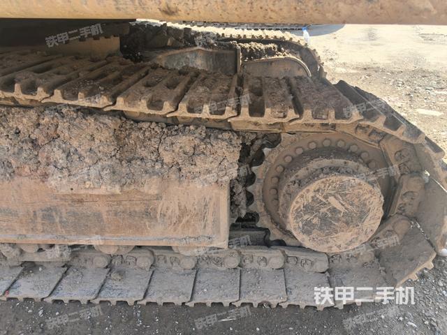 右侧履带整体(行走机构) 右侧履带整体(行走机构)