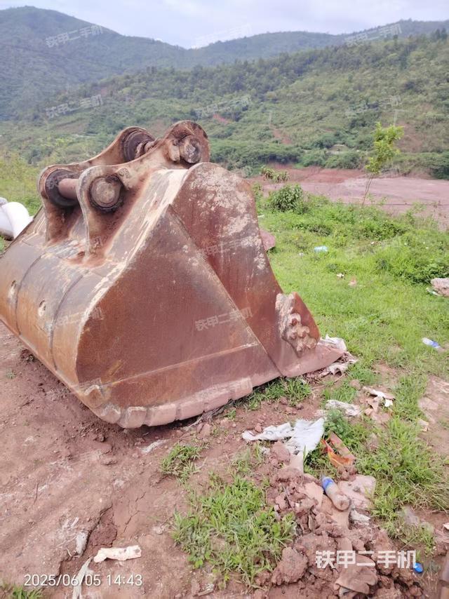 铲斗45度(工作和回转装置) 铲斗45度(工作和回转装置)