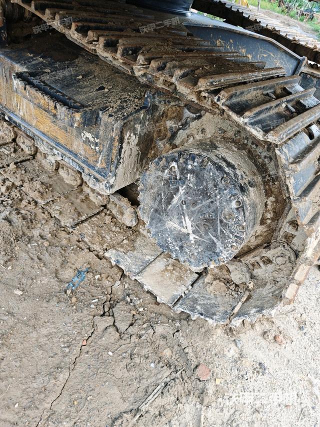 左驱动轮(行走机构) 左驱动轮(行走机构)