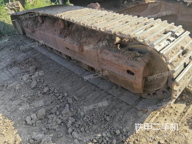 左側(cè)履帶整體?(行走機(jī)構(gòu)) 左側(cè)履帶整體?(行走機(jī)構(gòu))