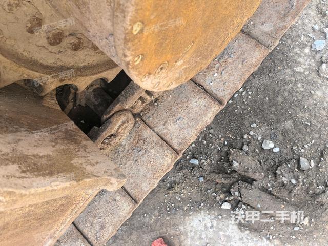 右侧履带整体(行走机构) 右侧履带整体(行走机构)