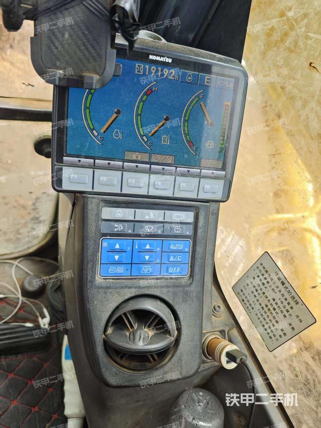 驾驶室整体(整机外观) 驾驶室整体(整机外观)