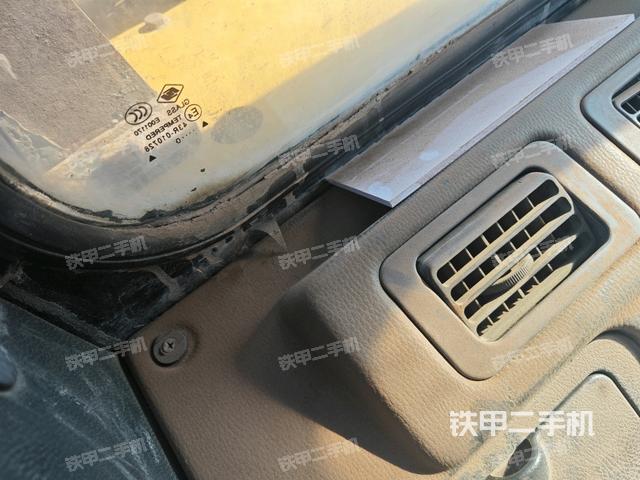 后窗玻璃角標(biāo)(駕駛室部分) 后窗玻璃角標(biāo)(駕駛室部分)