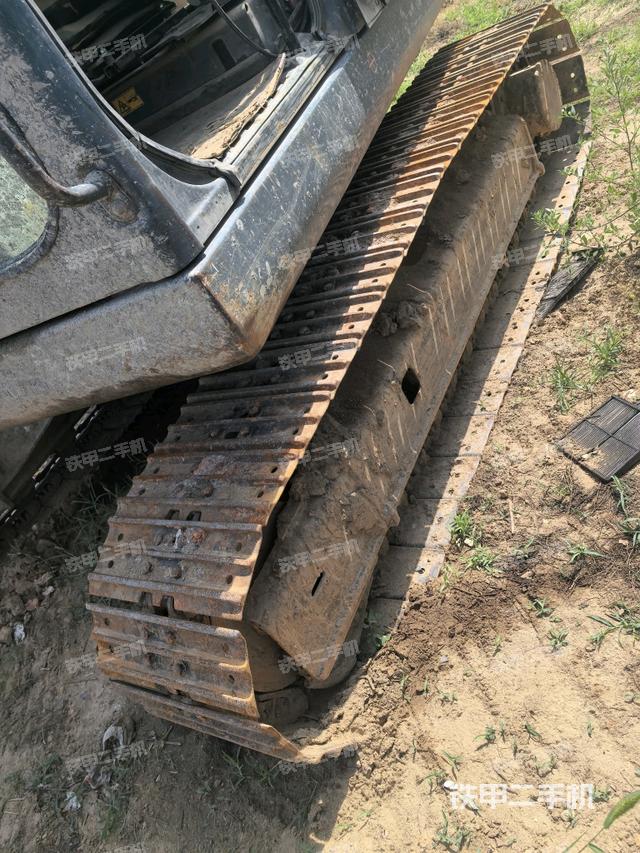左側(cè)履帶整體?(行走機(jī)構(gòu)) 左側(cè)履帶整體?(行走機(jī)構(gòu))