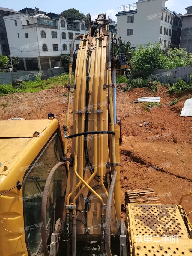 大臂背部俯视(工作和回转装置) 大臂背部俯视(工作和回转装置)