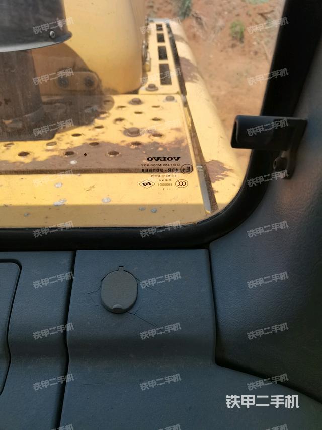 后窗玻璃角標(biāo)(駕駛室部分) 后窗玻璃角標(biāo)(駕駛室部分)