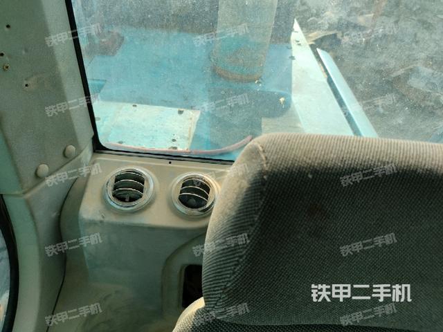 座椅后部(駕駛室部分) 座椅后部(駕駛室部分)