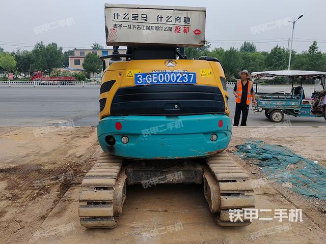 驾驶室整体(整机外观) 驾驶室整体(整机外观)