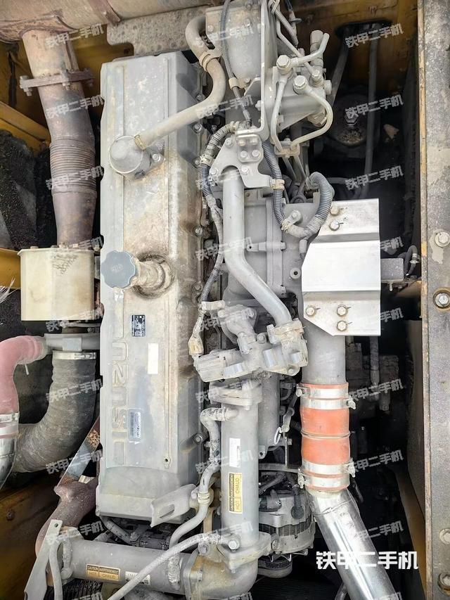 发动机整体俯视(整机外观) 发动机整体俯视(整机外观)