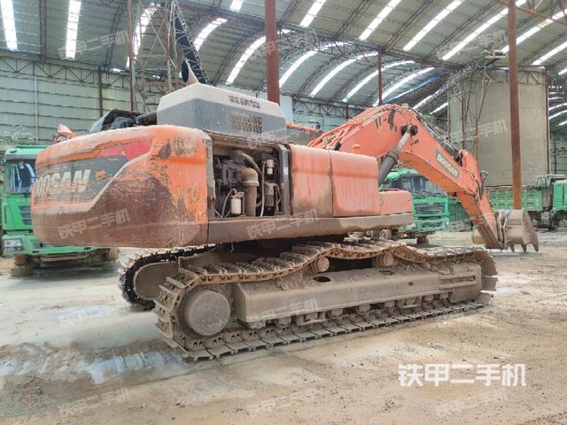 右后45(整機(jī)外觀) 右后45(整機(jī)外觀)