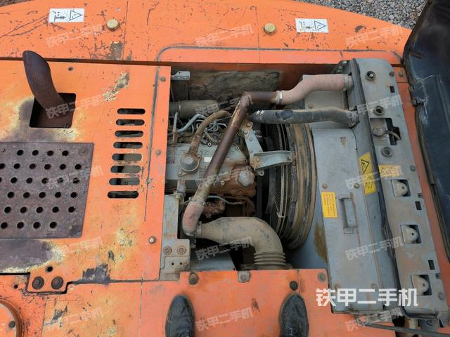 发动机室（上车部件）