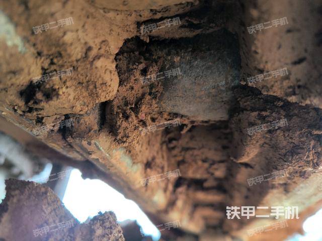 右驱动轮（行走机构）