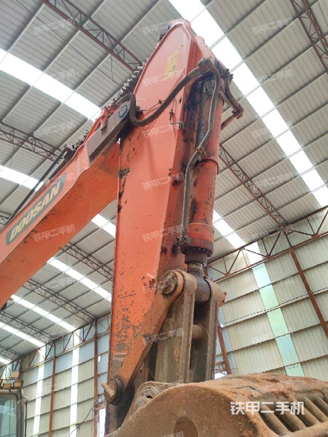 小臂整体右前（工作和回转装置）