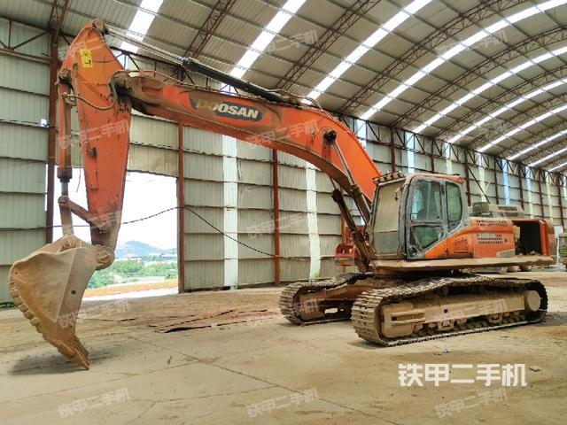 斗山DX380LC-9C挖掘機(jī)