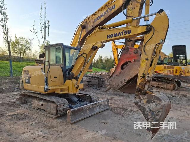 驾驶室整体(整机外观) 驾驶室整体(整机外观)