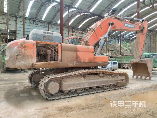 整機右后45°(整機外觀) 整機右后45°(整機外觀)