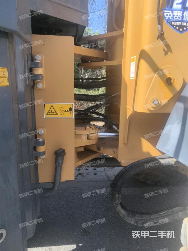 車架鉸接(液壓/傳動系統(tǒng)) 車架鉸接(液壓/傳動系統(tǒng))