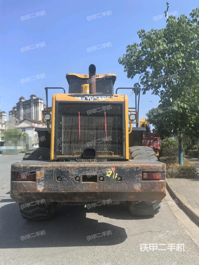 正后方(整機(jī)外觀) 正后方(整機(jī)外觀)