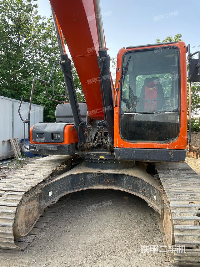 驾驶室整体（整机外观）