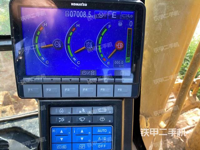 駕駛室整體（整機外觀）