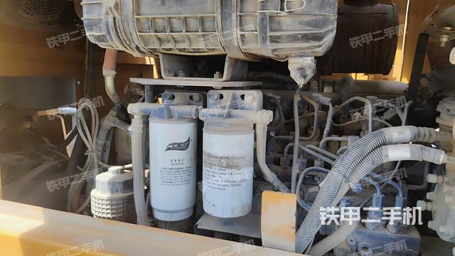 发动机左侧(整机外观及大件) 发动机左侧(整机外观及大件)