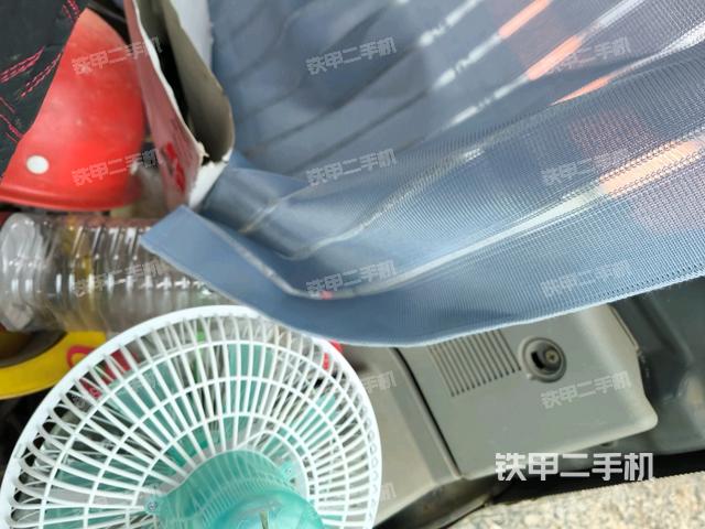 后窗玻璃角标（驾驶室部分）