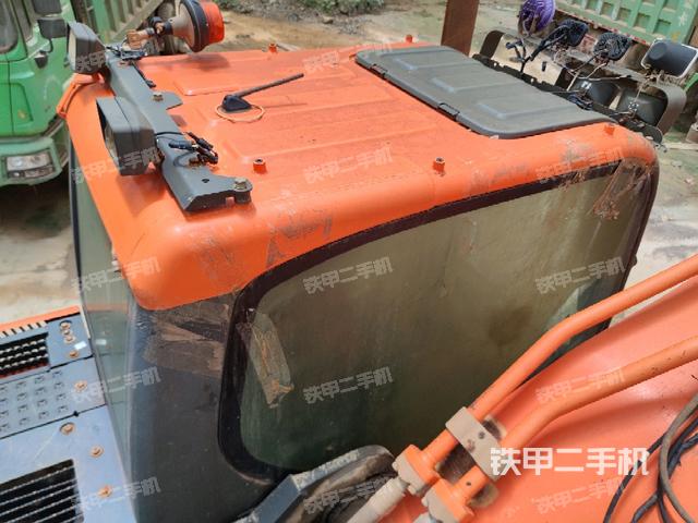 駕駛室頂部俯視(上車部件) 駕駛室頂部俯視(上車部件)