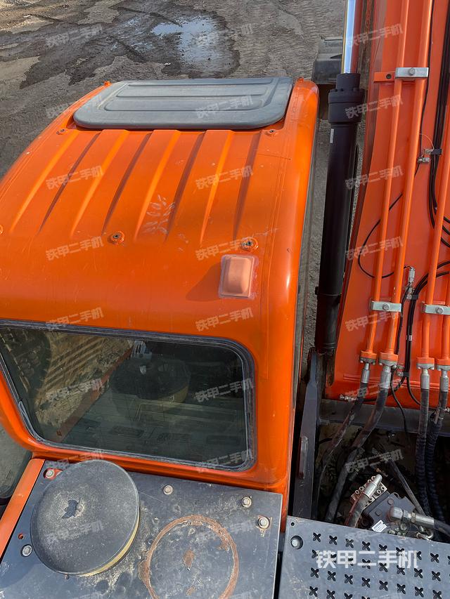 驾驶室顶部（整机外观）