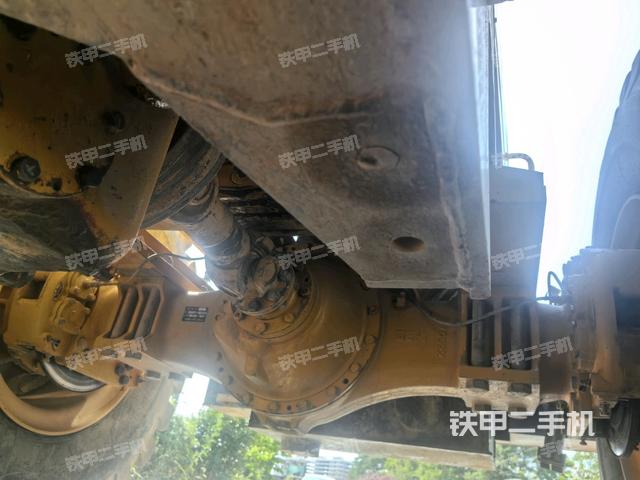 后驅(qū)動橋(液壓/傳動系統(tǒng)) 后驅(qū)動橋(液壓/傳動系統(tǒng))