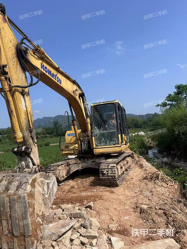 驾驶室整体(整机外观) 驾驶室整体(整机外观)