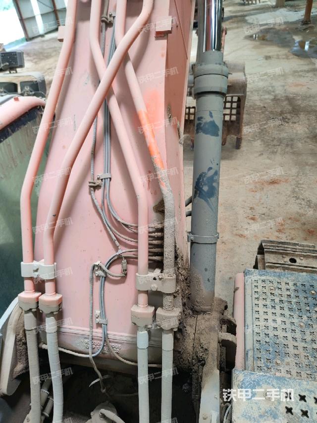 大臂背部俯视（工作和回转装置）