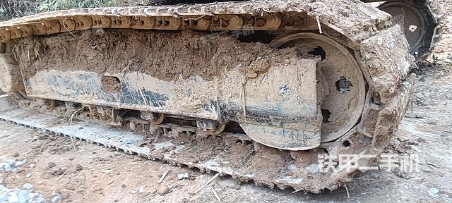 单侧履带整体(整机外观) 单侧履带整体(整机外观)